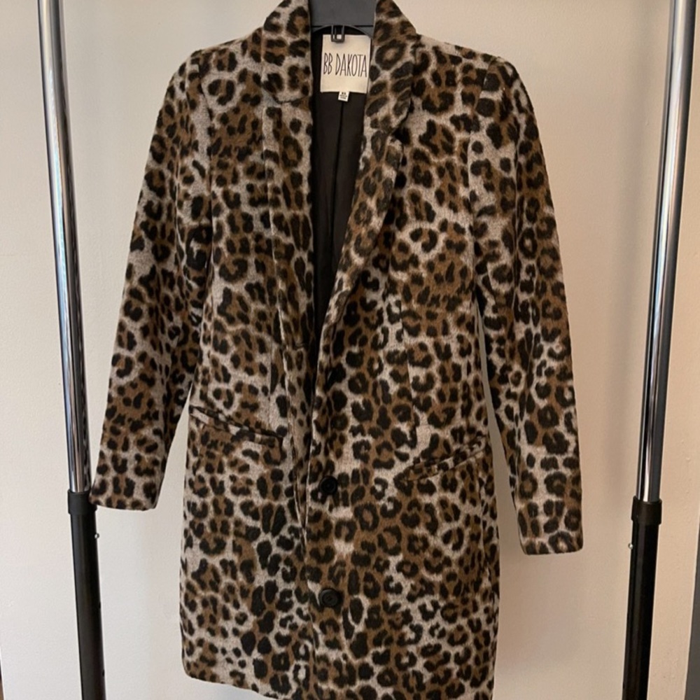 Size XS BB Dakota leopard print jacket